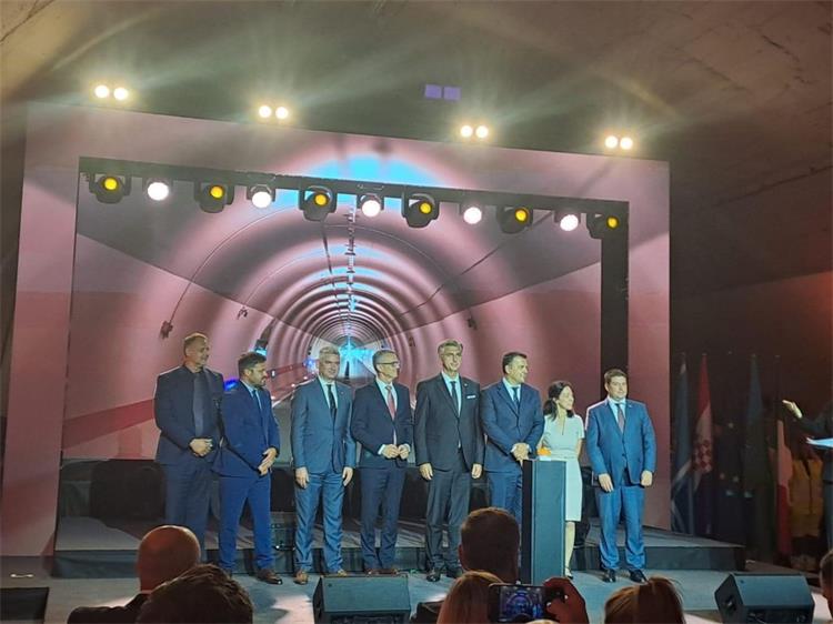 Slika /slike/foto 9_25/foto PPVRH-UCKA 25-9_25/nsl PPVRH-UCKA 25-9_25.jpg